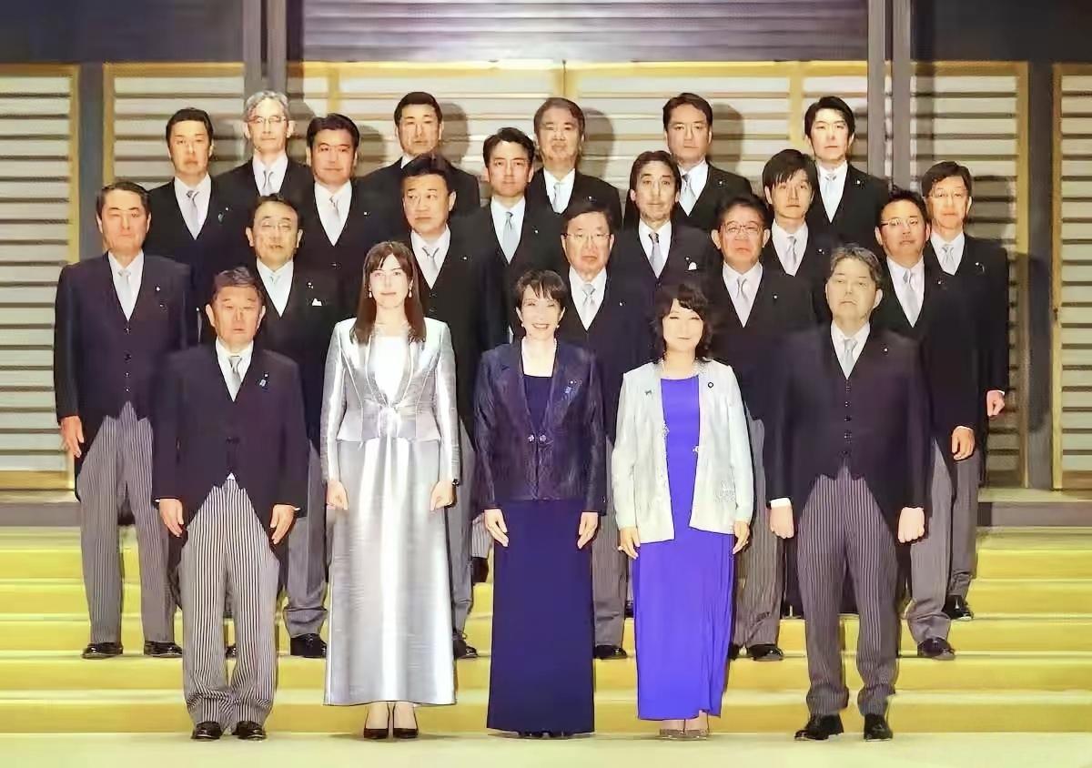 高市早苗当选日本首相以后，台湾的赖清德、蔡英文和朱立伦都分别发去了贺电，急切之态