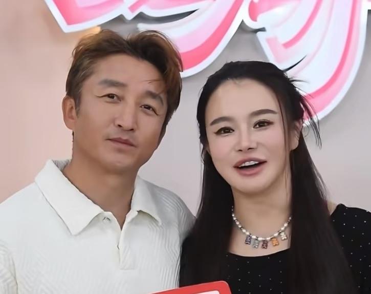 好奇邹市明2个亿怎么亏的冉莹颖不就是学经济的吗查了一下才发现，原来这个事