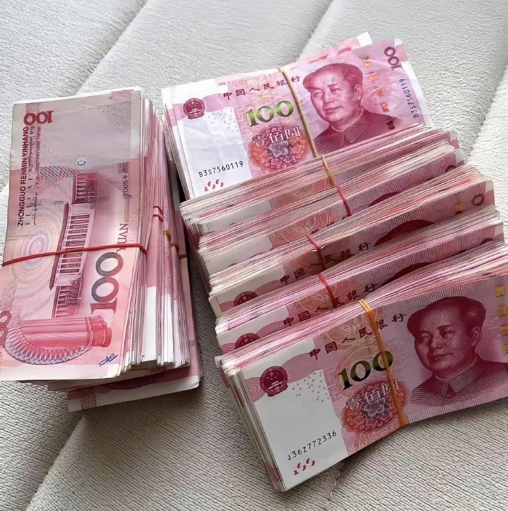 有200万存款的亲戚，给我上了一课：吃喝穿戴都是一时的，没钱的时候，难的