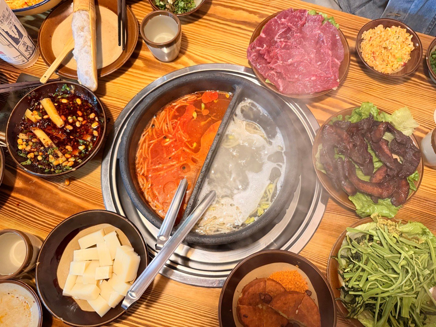 天冷吃火锅，不吃肉就当气氛组