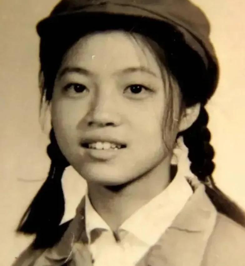 1968年，21岁青岛女知青不顾众人反对，嫁给40多岁农民，洞房之夜，新娘满脸娇