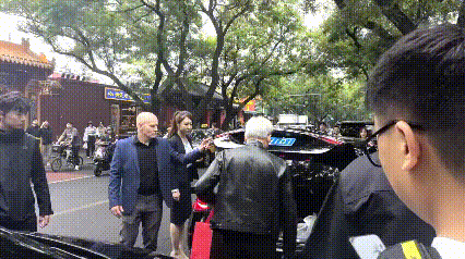 黄仁勋这次恐怕要带着一肚子气离开北京了。他大概没想到，临走前不仅没能拿到最想