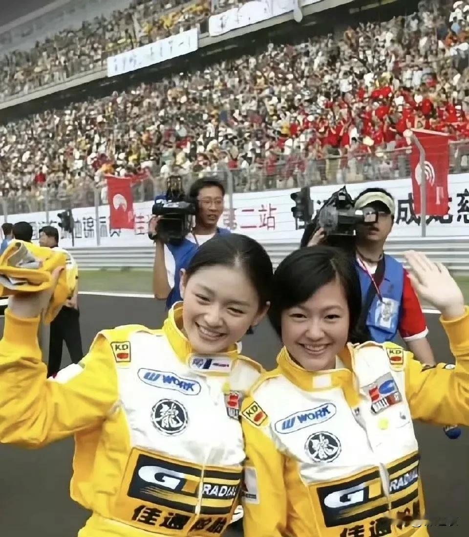 小s二女儿近日结接受采访时说，妈妈还是没有走出失去姐姐的伤痛。然而有网友说，