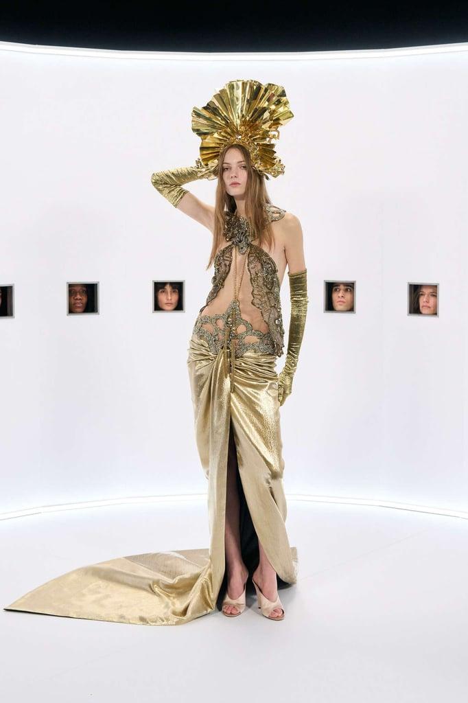 Valentino2026春夏高定系列以“世界之镜”探讨观看的哲学。Miche
