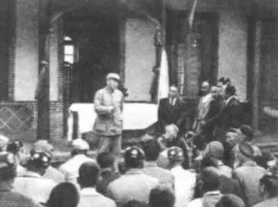 1949年，彭德怀指挥第一野战军于8月26日解放兰州，歼灭马步芳主力，随即兵锋直