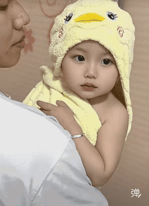 这小丫头长大了肯定是一个美人胚子[赞][爱心]