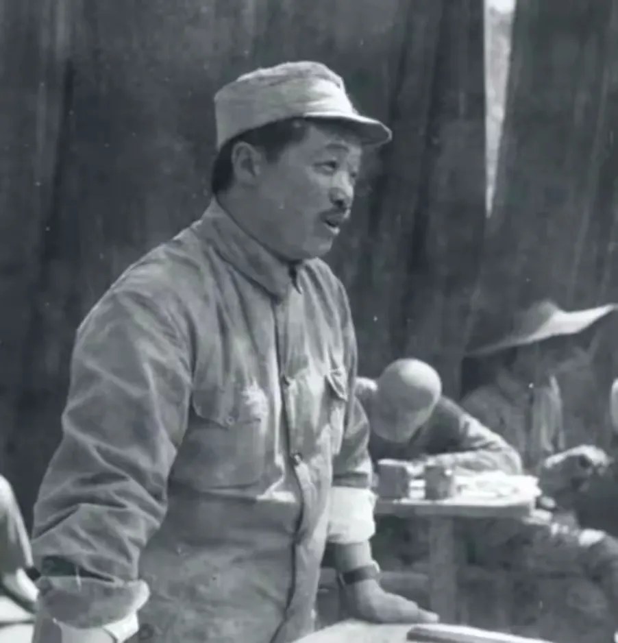 1942年，在老战友的介绍下，原八路军第115师林师长结识了1位女学生——叶静宜