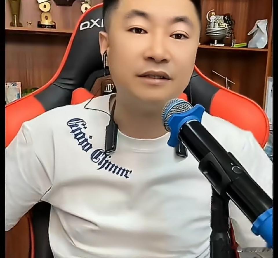 九天讲述亿人健哥加入808，目前快手跟醋王T佑玩最合适，不要提成但资源有限。