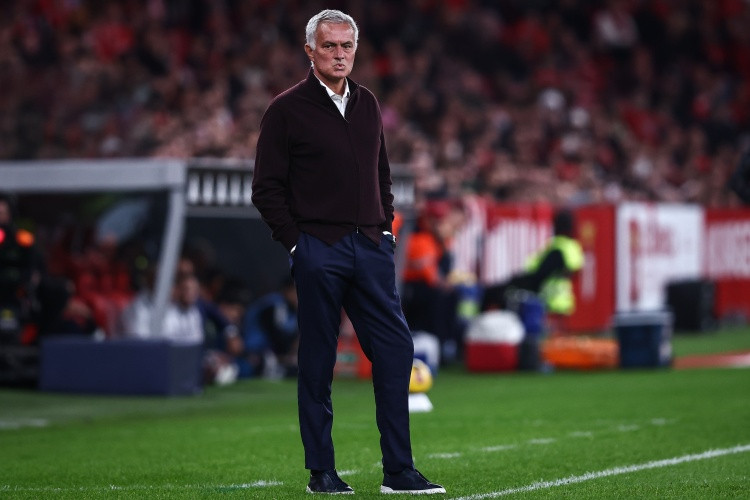 穆帅不满点球判罚: 很难理解明显误判VAR却不介入 一周前也发生过