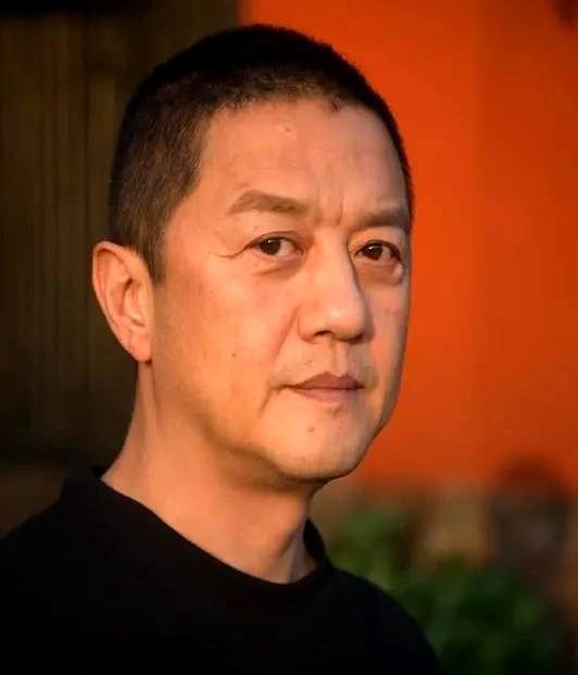 这事儿看着不大，落在病人身上却很重。胡心瑶病危后的第二天，先拿出近十万，李亚鹏