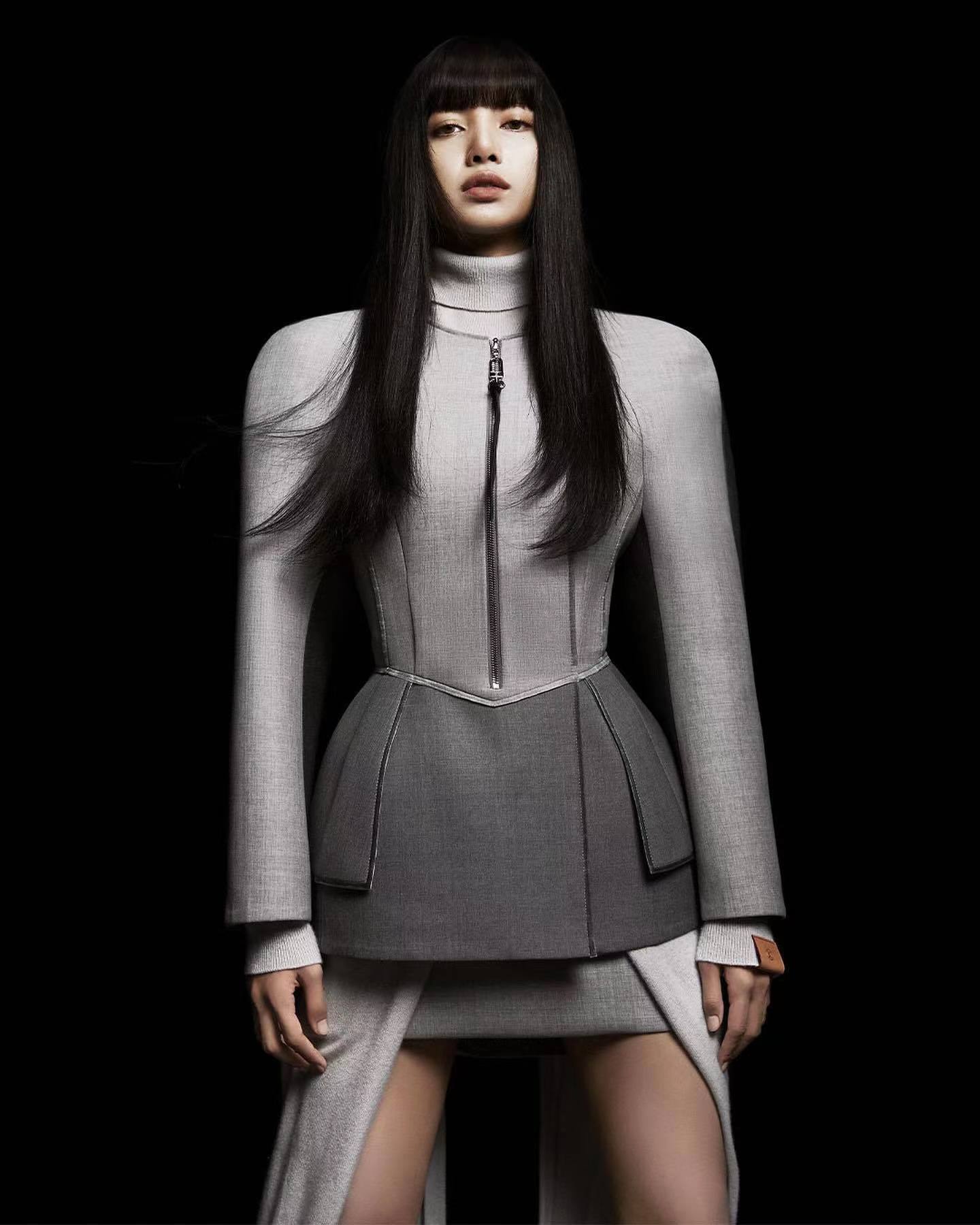LISA👸LISALV全球代言人【那年今日】240723ellausaI