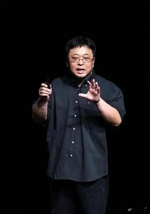 罗永浩那句“还清6个亿，我可能要死了”直接戳破了成年人的体面！当年怼天怼地嘲讽红