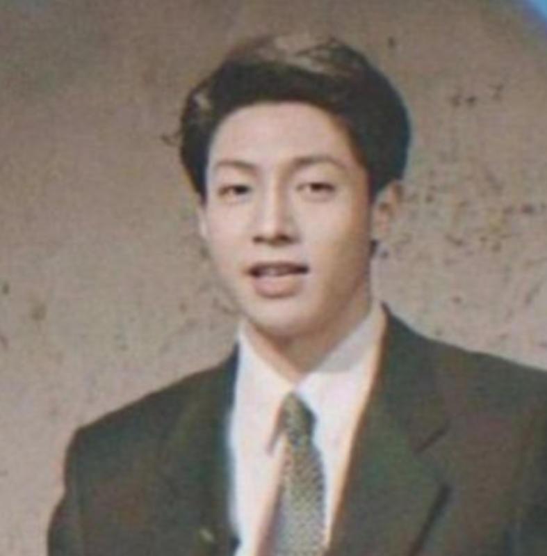 1997年，撒贝宁去央视面试，领导肖晓琳一看到他，转头就走入办公室锁上门，问同事