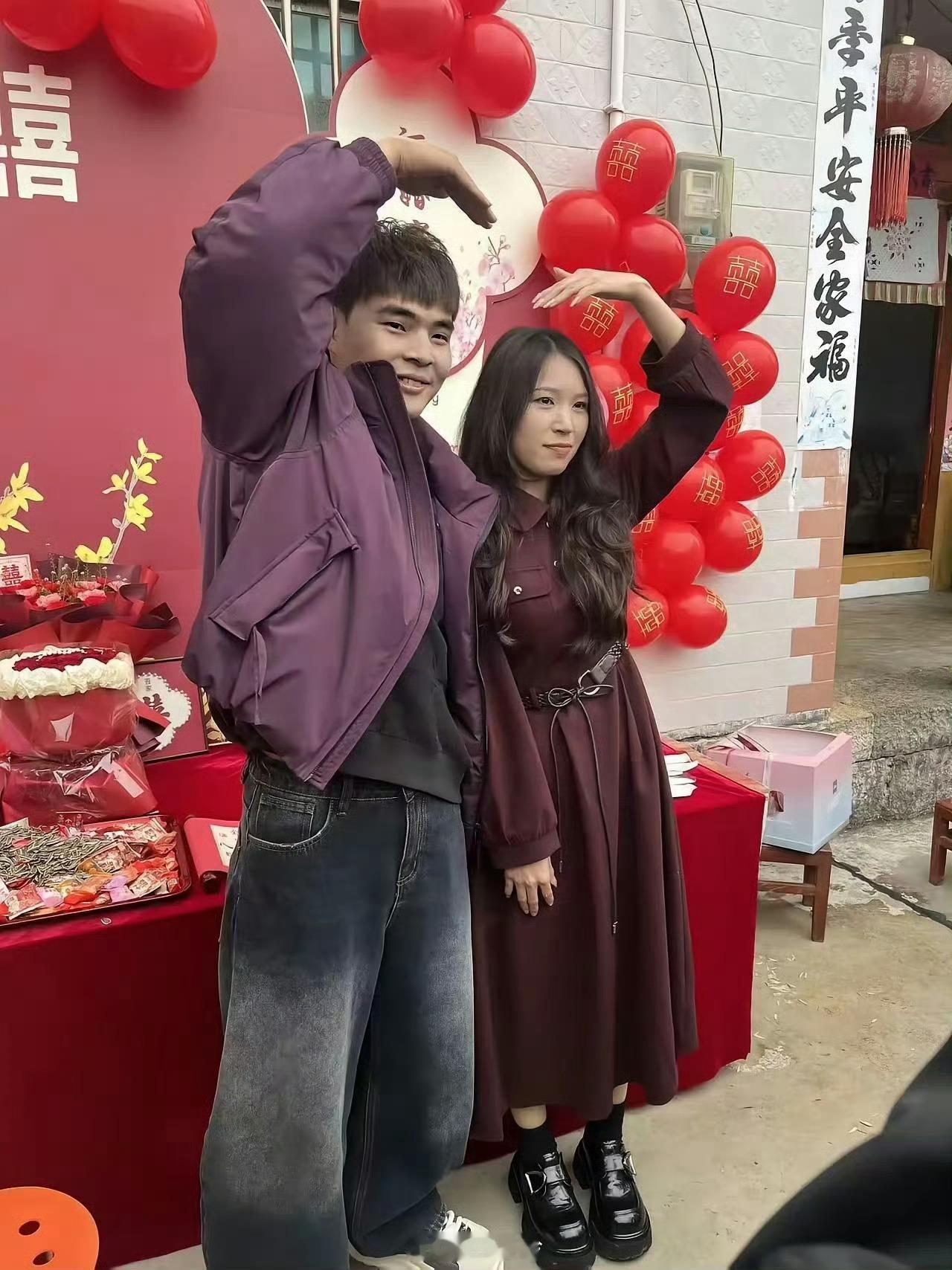 儿子订婚了，看来以后我也是年轻奶奶