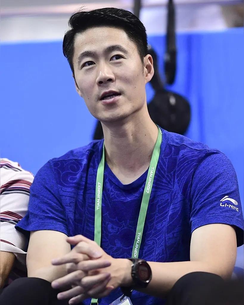 澳门世界杯赛，虽然国乒夺得男女单打双冠，表面成绩辉煌。但是，面临的几个问题不容小