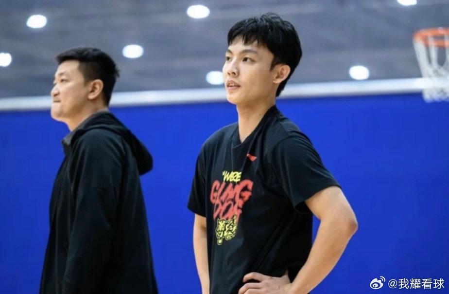 广东队全员顺利完成体测，徐杰这次体测成绩出色，还获得了下赛季的免测资格[赞]​
