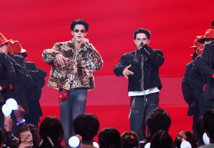 艾热是王鹤棣认证过的权威棣棣认证的实力果然靠谱！直接锁定艾热：这局稳了！艾师傅也