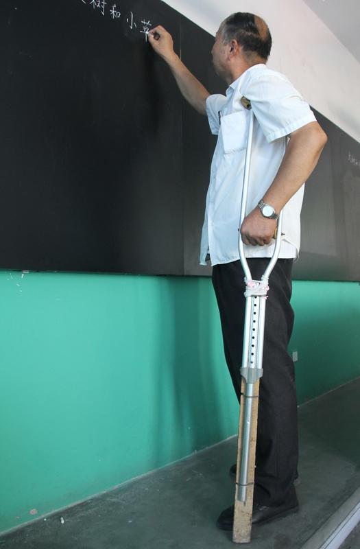 从教师转岗开始，以后教师这份职业，越来越不轻松了。先说教师转岗，以我们这儿的转