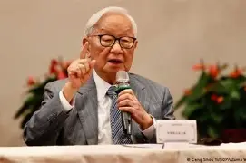 台积电创始人张忠谋曾表示：中国14亿人口，从来就不缺人才，全送到美国了，怎么跟美国竞争？与此同时，中