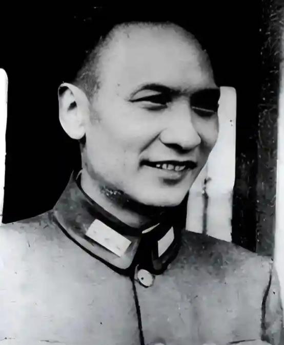 1949年12月，云南昆明。蒋介石从重庆发来密电，仅八字：“即行逮捕，就地处决。