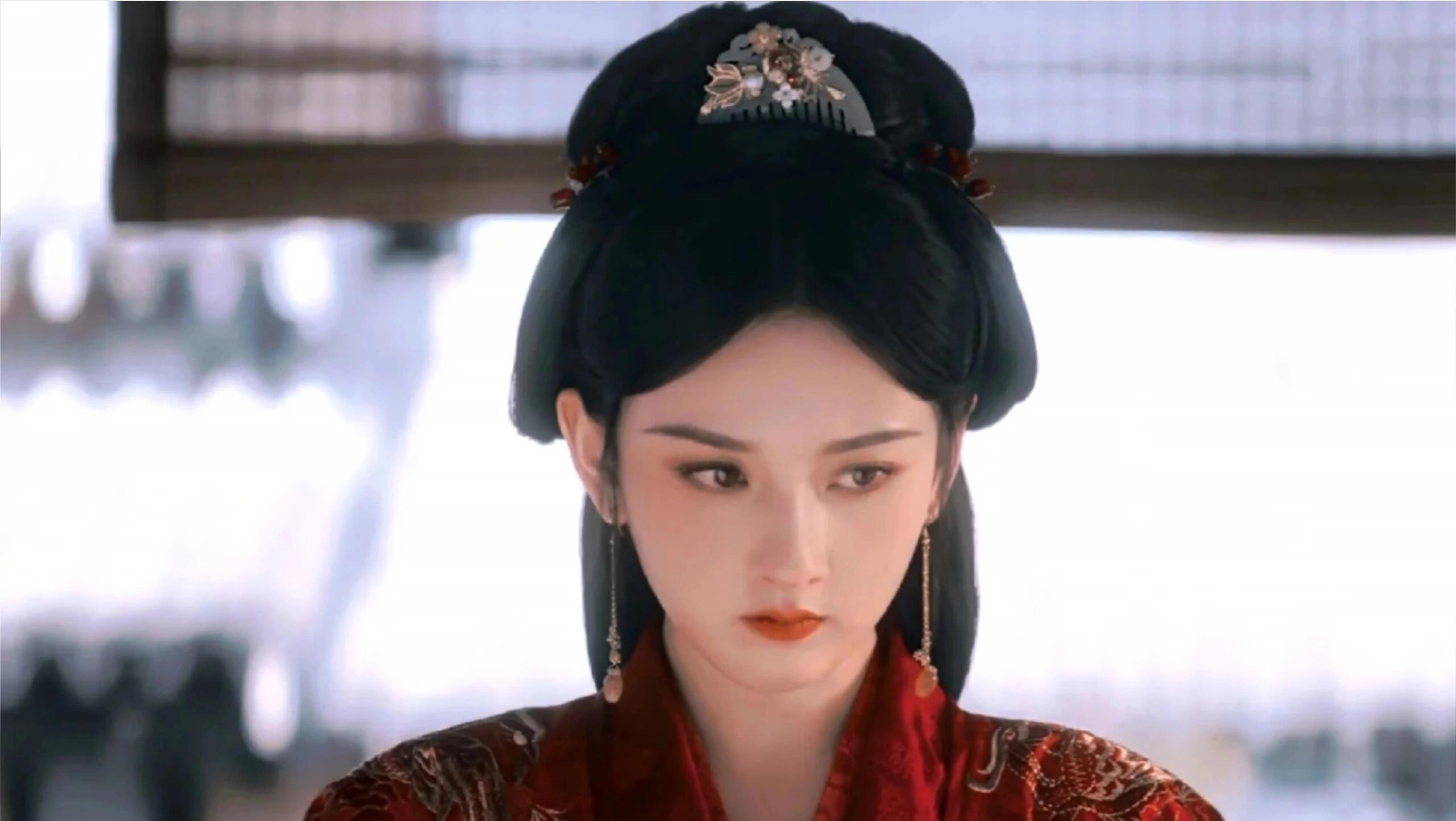 在《折腰》里，小乔乳名“蛮蛮”别有深意。它源于《山海经》中独特的爱情鸟，此鸟单翼