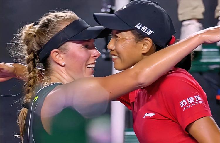 笑容满面的拥抱！！没有输家的一场比赛！！弗雷希28岁、张帅37岁，三盘苦战，