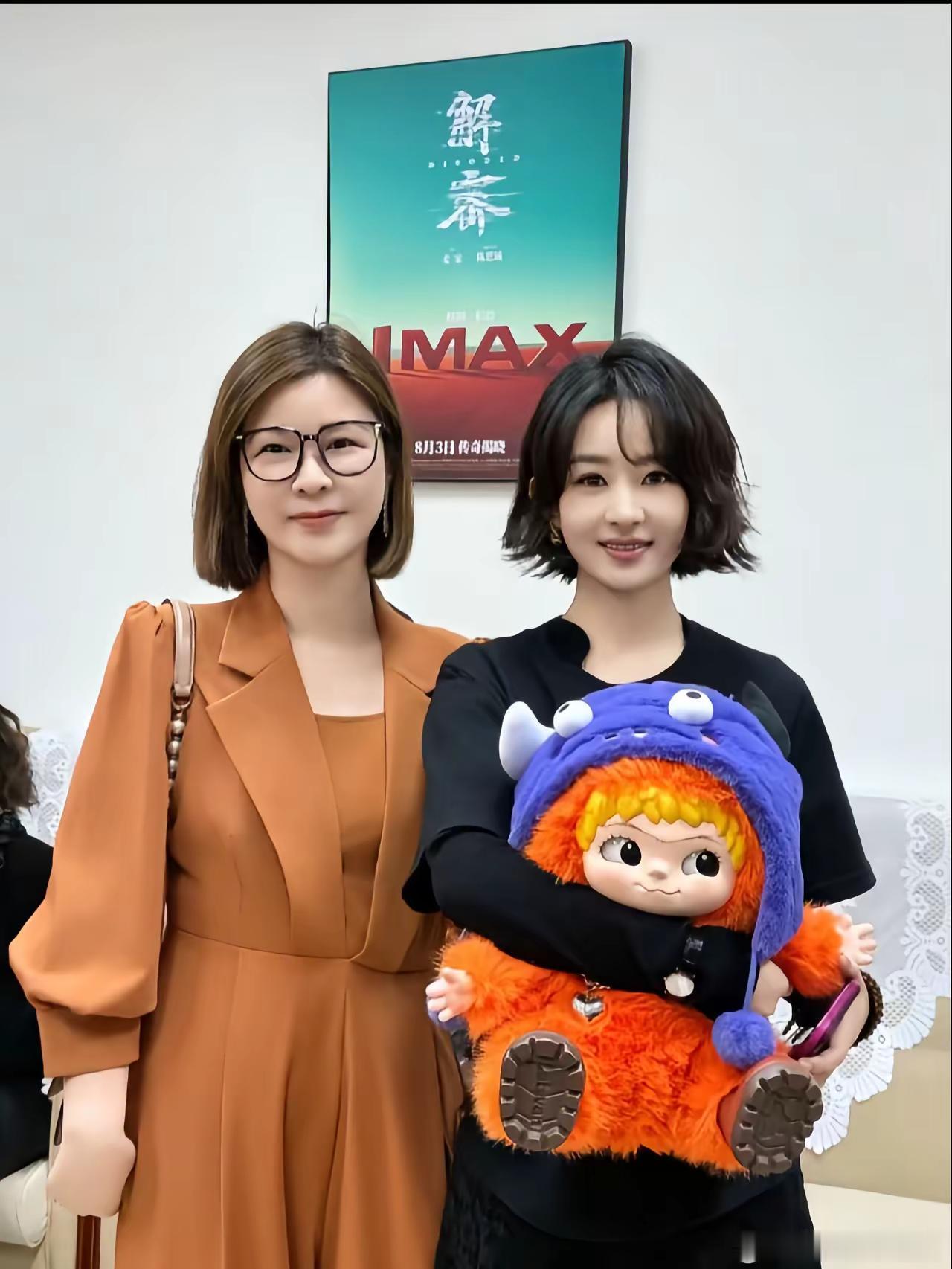 哈哈，一博老板感觉和颖宝一样的发型我的cp永远热恋