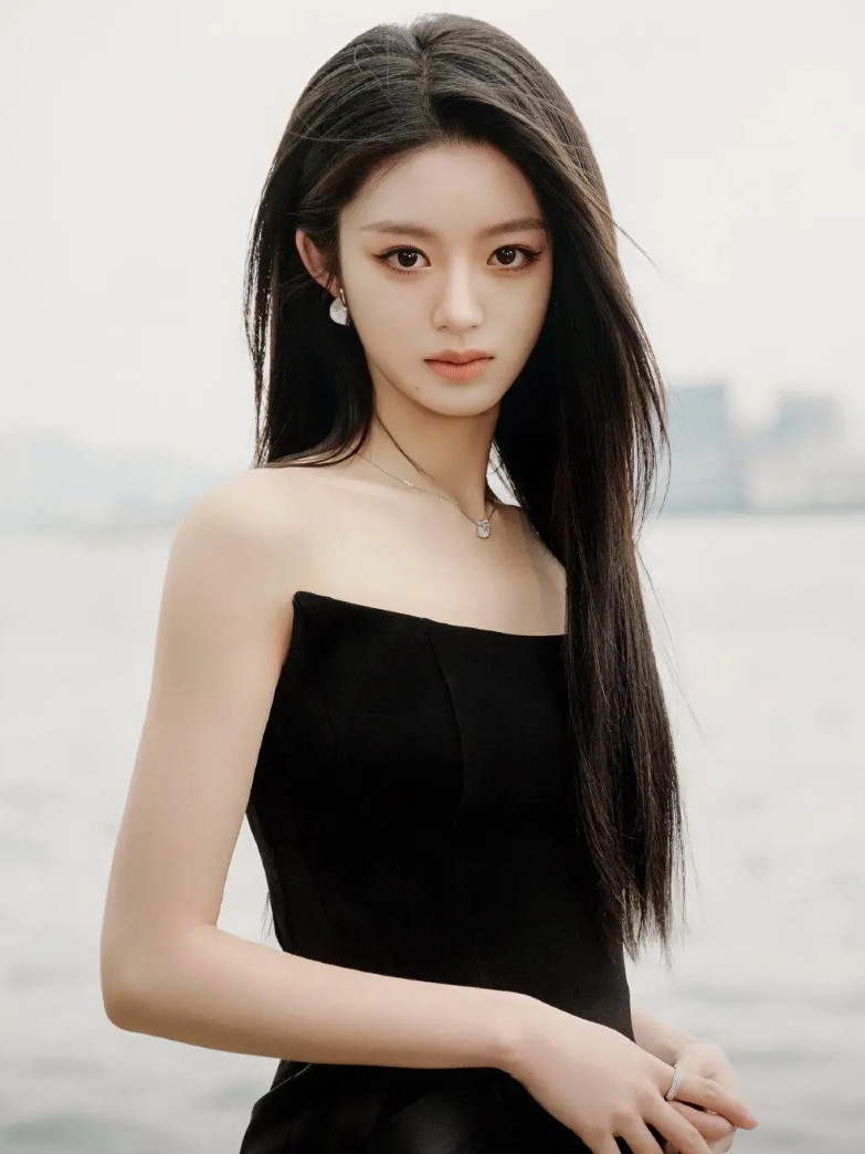 说真的，一副耳环而已，同样是富家女。姚安娜，恐没人会扒；王诗龄，恐没人会疑。