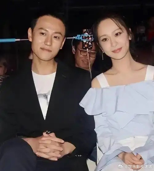 我有一个强烈的预感，就是秦俊杰大概后悔了吧，原因很简单，当年他高调官宣的前女友，