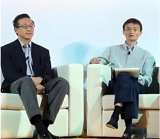 蔡崇信称曾被马云内部开除过近日，阿里巴巴集团董事会主席蔡崇信在斯坦福大学商学院分