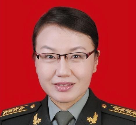 皇帝为羞辱宰相，将50岁奶妈嫁给他做新娘，结婚当夜他激动得大呼万岁，同僚都对他嘲