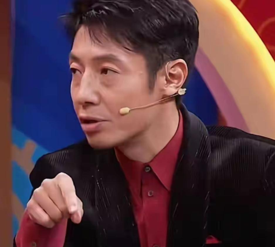 五一，撒贝宁丈母娘全家来武汉，跨国界家庭大团聚，李白在旁翻译娱乐