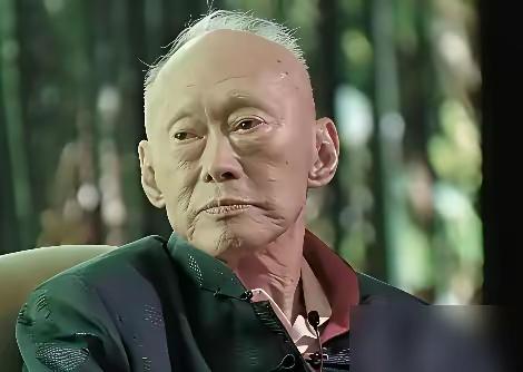 在新加坡有一个很奇怪的问题，印度人可以说自己是印度人，马来人可以说自己是马来人，