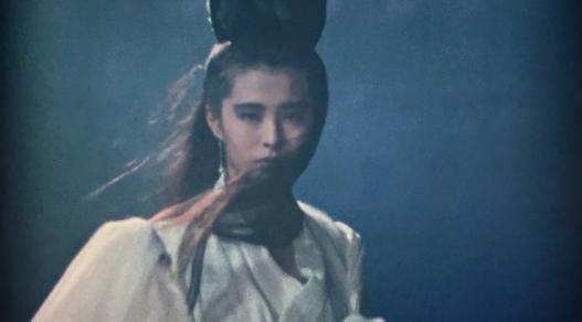 "太清醒了！"9月24日，息影22年的王祖贤突然出现在李诞的访谈节目《互相关注》