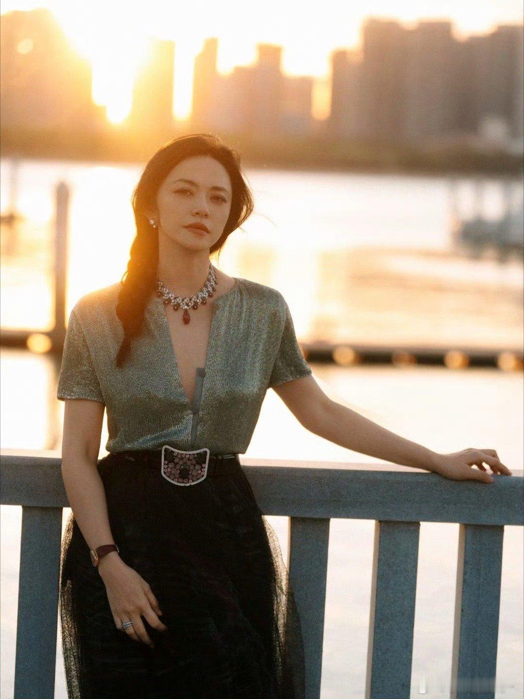 姚晨这次发型很好看，请出辫子教程！！！美丽！！！