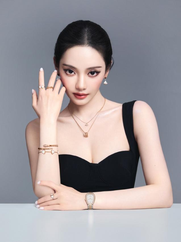 宁艺卓官宣宝格丽品牌大使！宁艺卓title竟然只是宝格丽品牌大使，这title