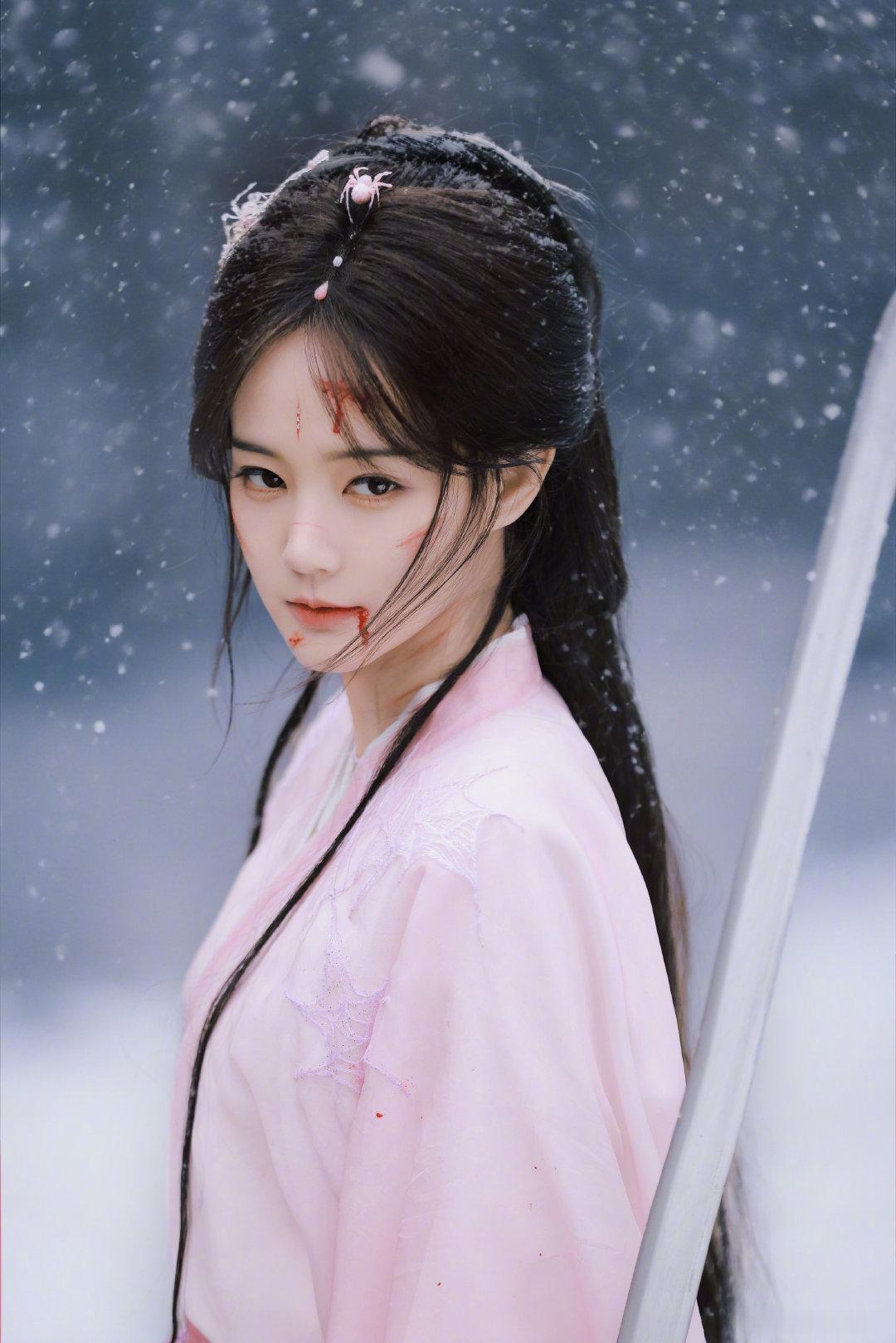 李一桐天地剑心战损剧照李一桐《天地剑心》战损剧照有努力保护想要保护的人的清瞳