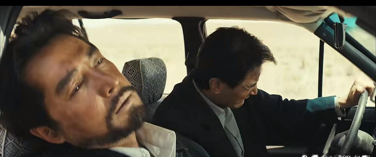 胡歌《生命树》这场戏，直接把人看懵了。多杰惨死车中，临终那句真话，眼神死不瞑目