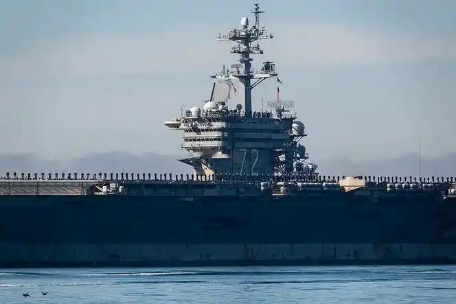 泰国真是太损了！美军“林肯”号航母在海上漂了200多天，五千官兵憋得都快长毛了，