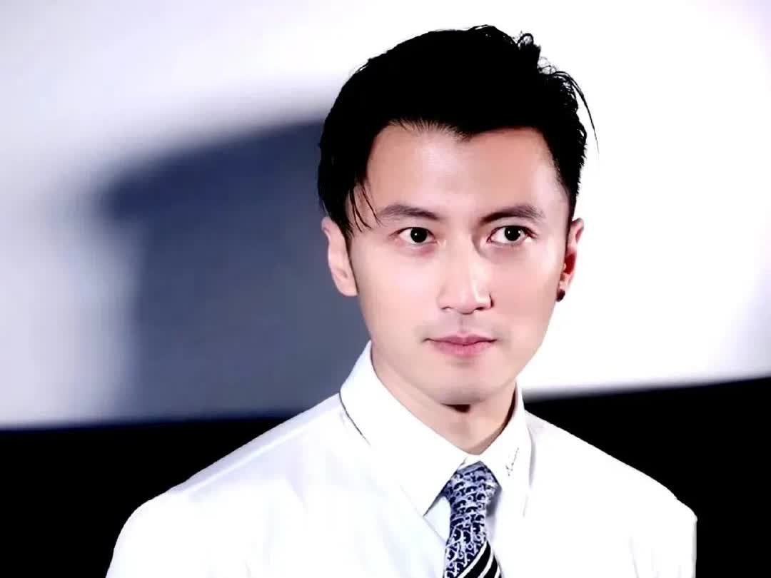 谢霆锋真人，难道真的是很普通的一个男人吗？因为有网友说，她12年前见过“谢霆锋”