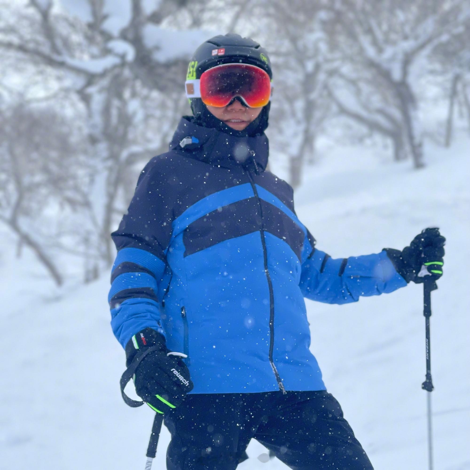 雷军过年解锁一项新技能——滑野雪1、所有人都知道雷军是一个滑雪发烧友，几乎每年春