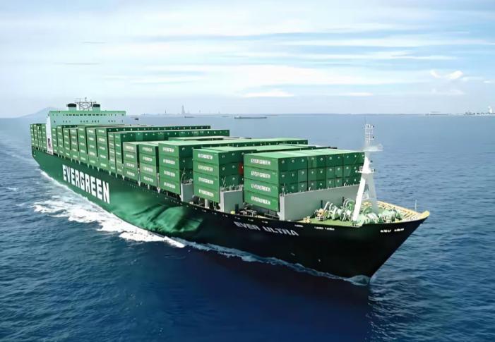 此时不亮剑，等待何时？美军不远万里追到印度洋扣押油轮。9日，美军的驱逐舰、海鹰直