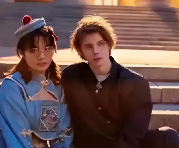 臭名昭著的“恨国女”许可馨，竟在美国结过婚！她曾扬言将全部资产捐给反华组织，如今