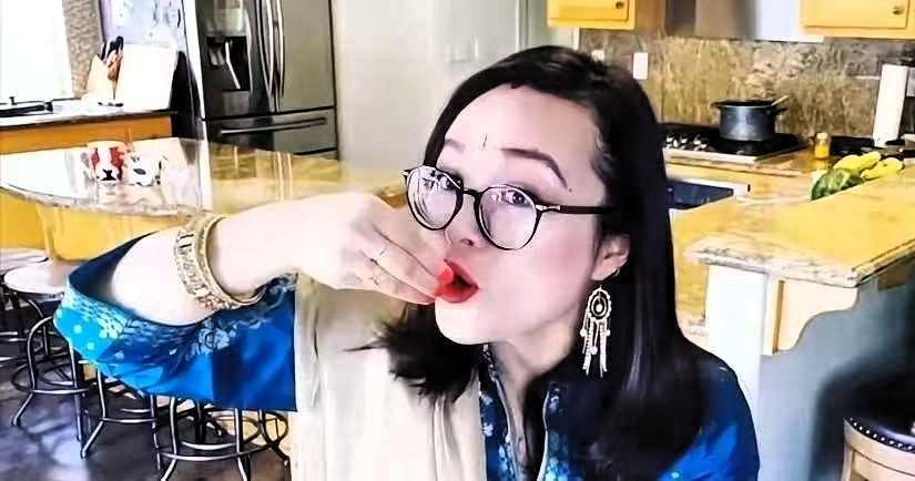 7月14日，一则口岸消息冲上讨论区。曾因远嫁印度引发争议的厦大毕业生郑墨沫，如今