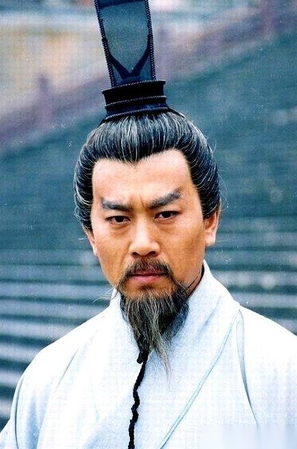 汉武帝有个红人，叫主父偃。他临死前，被判了个灭族。他没求饶，反而对着传旨的人说