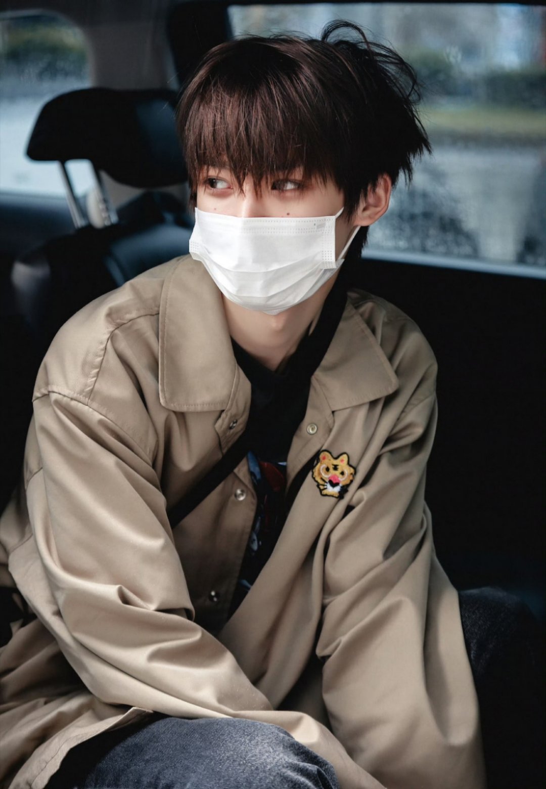 梓渝太可爱啦，是不是很困呀，看着好累的样子，要好好休息哦​​​