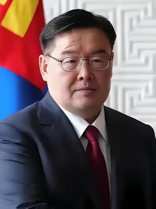 不能等，蒙古国总理赞丹沙塔尔辞职了，说白了就是蒙古国亲华派和亲西方派的斗争开始公