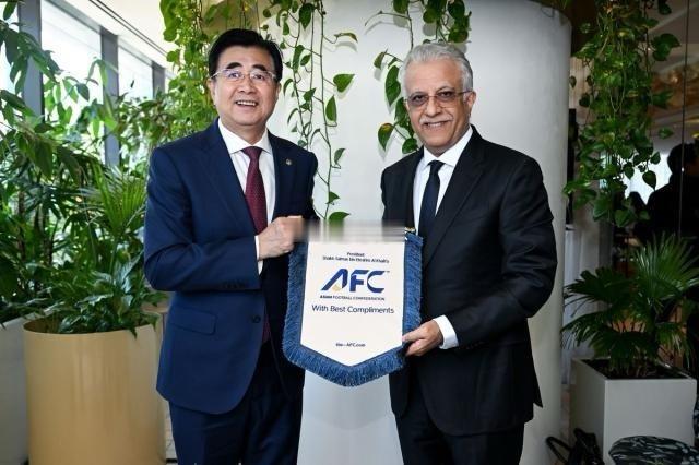 中国足球获亚足联盛赞亚足联主席萨尔曼会见中国足协主席宋凯，肯定中国足球战略积极转