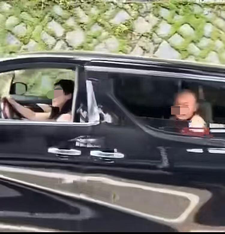 每年去寺庙几次，每次都是几十，上百块的捐，虽不多，求个心安不是亲眼所见，还真