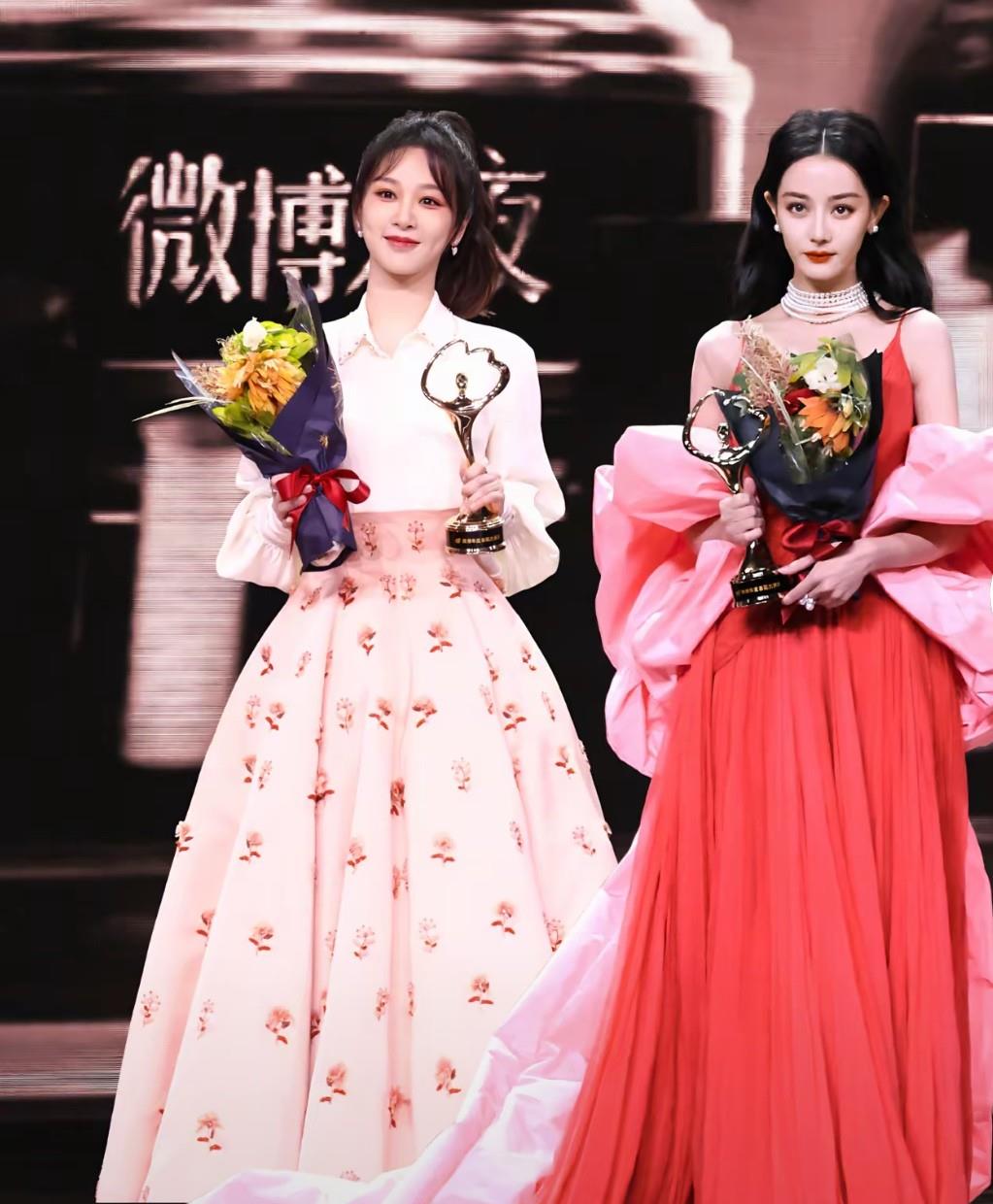 杨紫近期可太难了《锦绣芳华》还未开播央视却官宣了迪丽热巴新剧本来暑假最期待